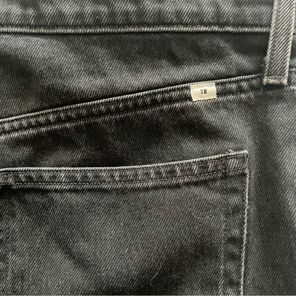 Sunday Best Low Key Mom Jeans in Washed Black. Size 31 - Picture 7 of 10